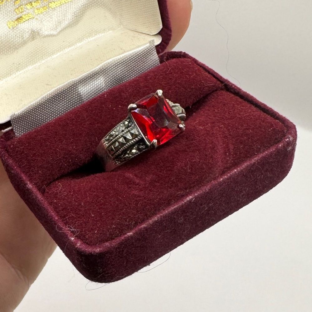 4/$100 Elegant Silver and Red Gemstone Ring .925 Sterling Silver EUC